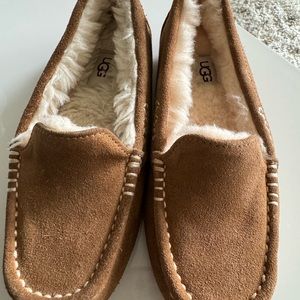 New women chestnut UGG Ansley moccasins